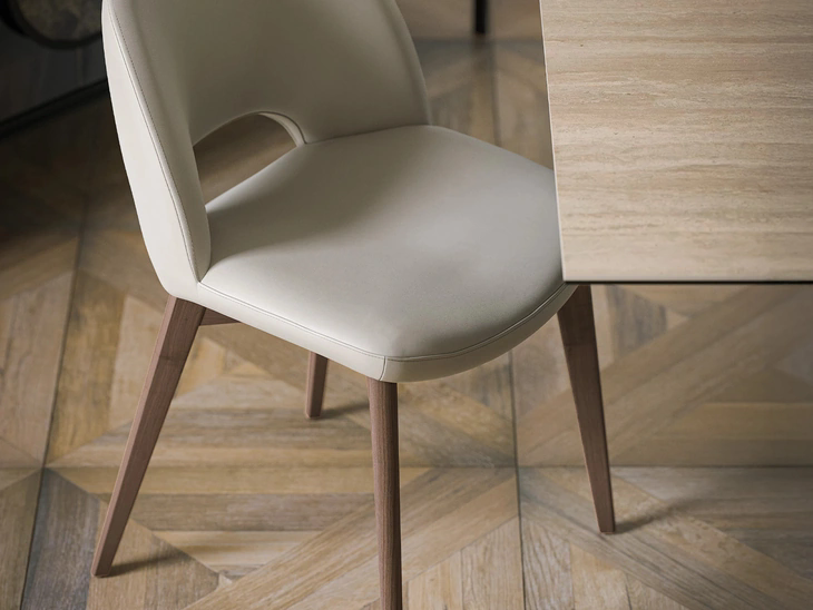 Sedia in pelle Beetle di Tonin Casa