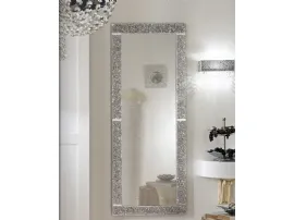 Specchio con cornice argento in vetro granigliato e fuso Altea di La Vetreria