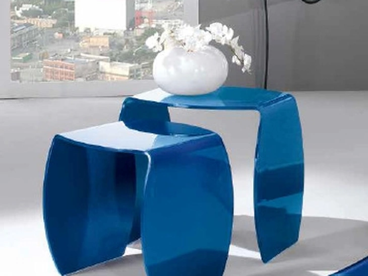 Tavolino in cristallo laccato blu Duetto de La Vetreria