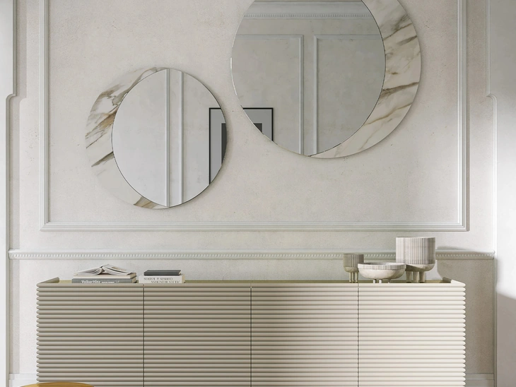 Specchiera Arké con cornice in vetro stampato di Tonin Casa