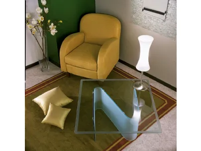 Tavolino in cristallo con base curvata sabbiata e piano trasparente Zeffiro di La Vetreria
