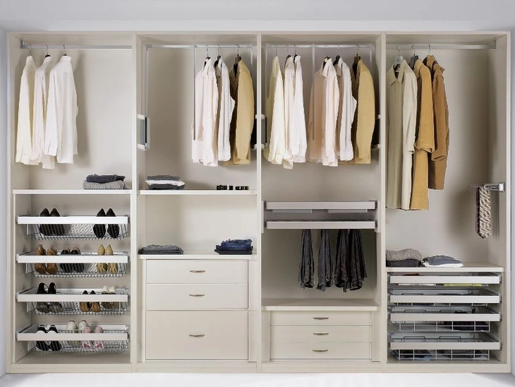 Cabina Armadio in laccato Bianco di Cam Armadi