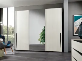 Armadio con ante scorrevoli in legno e anta centrale a specchio Grace Arm013 di MCSMobili