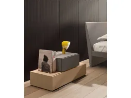 Comodino formato da 1 cassettone in Rovere e 1 cassetto laccato, Gruppo Compongo di Orme