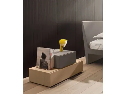 Comodino formato da 1 cassettone in Rovere e 1 cassetto laccato, Gruppo Compongo di Orme