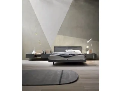 Letto moderno Cronos in tessuto e legno di Ballancin