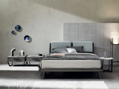Letto con testiera Dedalo in tessuto e in legno di Ballancin
