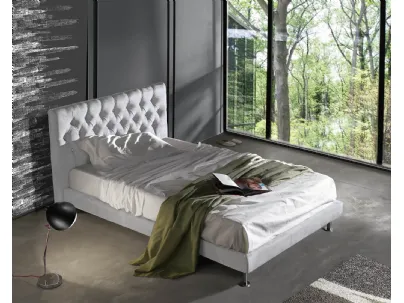 Letto singolo in tessuto con testiera trapuntata con lavorazione capitonné e piedini in metallo Imperiale Basso di Lettissimi