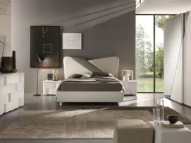 Letto in ecopelle con testiera in bianco, grigio e tortora Levante Liscio di Euro Design