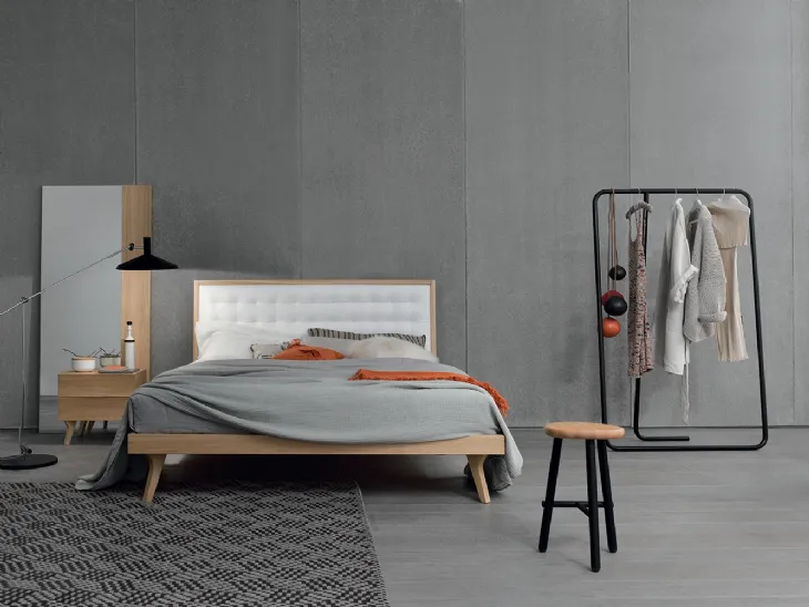 Letto moderno Park in ecopelle e in legno di Ballancin