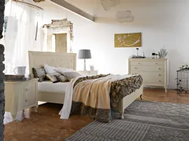 Letto in legno con testiera intagliata Rose di Ballancin