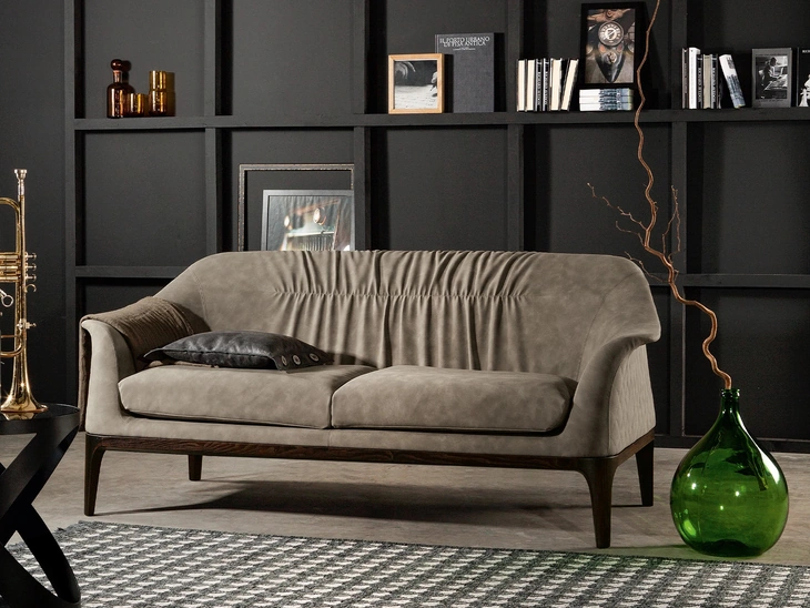 Divano lineare in pelle Tiffany di Tonin Casa