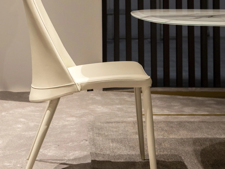 Sedia in pelle Elmo di Tonin Casa