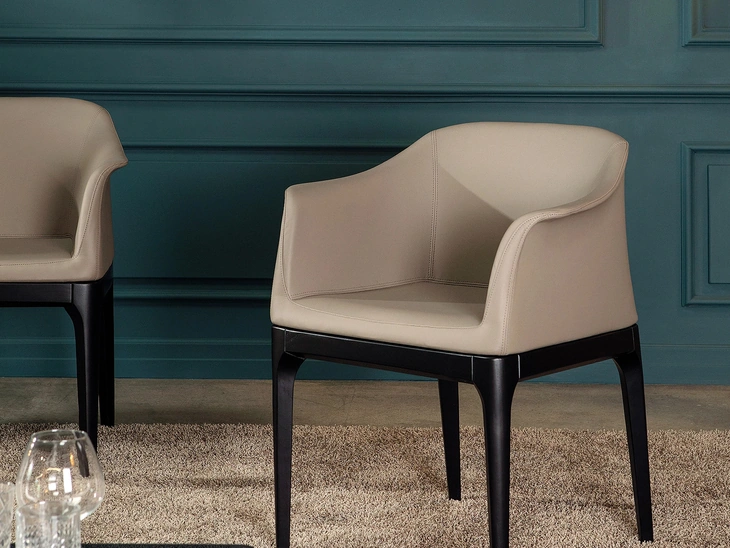 Sedia in pelle Gilda di Tonin Casa