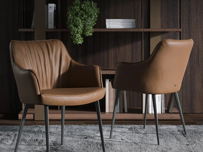 Sedia in pelle Gaia di Tonin Casa