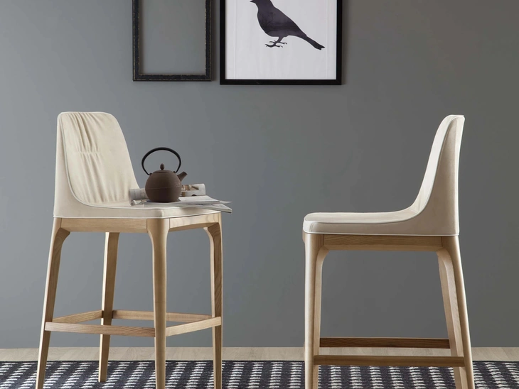 Sgabello in pelle Mivida di Tonin Casa