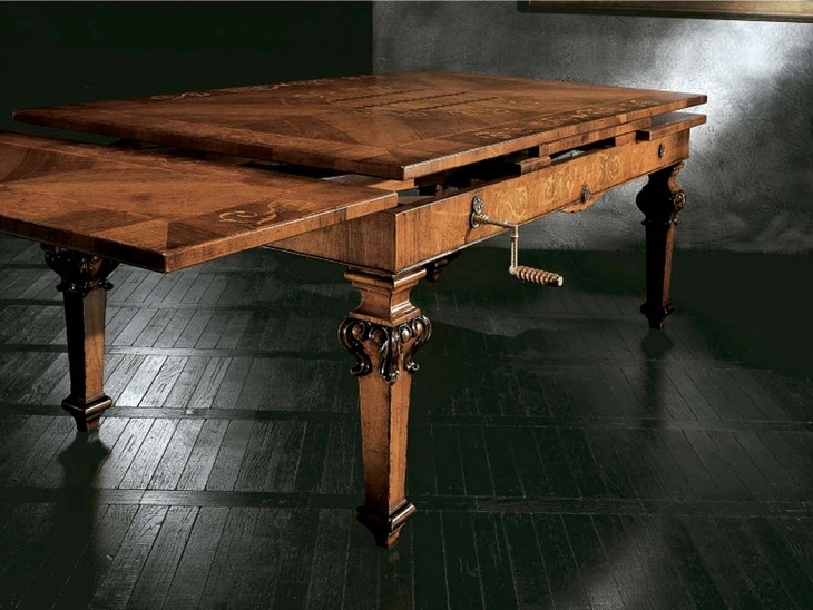 Tavolo allungabile Antiquaria Regale in legno massello con decori e intagli di Bamart