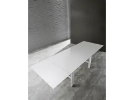 Tavolo Hornet 160 con struttura in metallo verniciato e piano in legno laccato ceramica di Zamagna