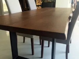 Tavolo Infinity 03 in legno massello con gambe in metallo di Bamart