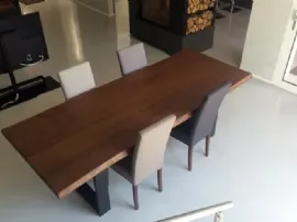 Tavolo Infinity 11 con piano in legno massello e base in metallo di Bamart