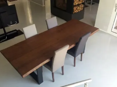 Tavolo Infinity 11 con piano in legno massello e base in metallo di Bamart