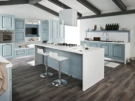 Cucina Classica ad isola in legno tinto azzurro I Masselli di Ar-Tre