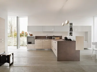 Cucina Moderna angolare in finitura legno e laccato Mito di Ar-Tre
